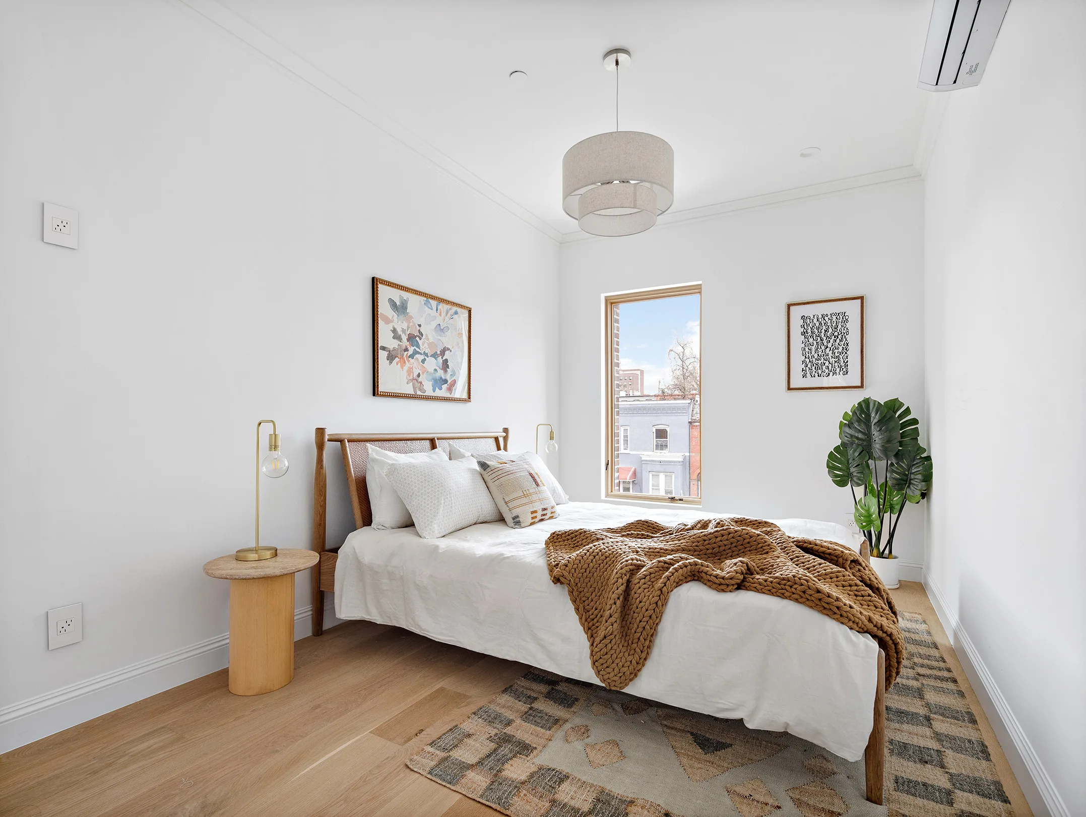 516 LEXINGTON AVE