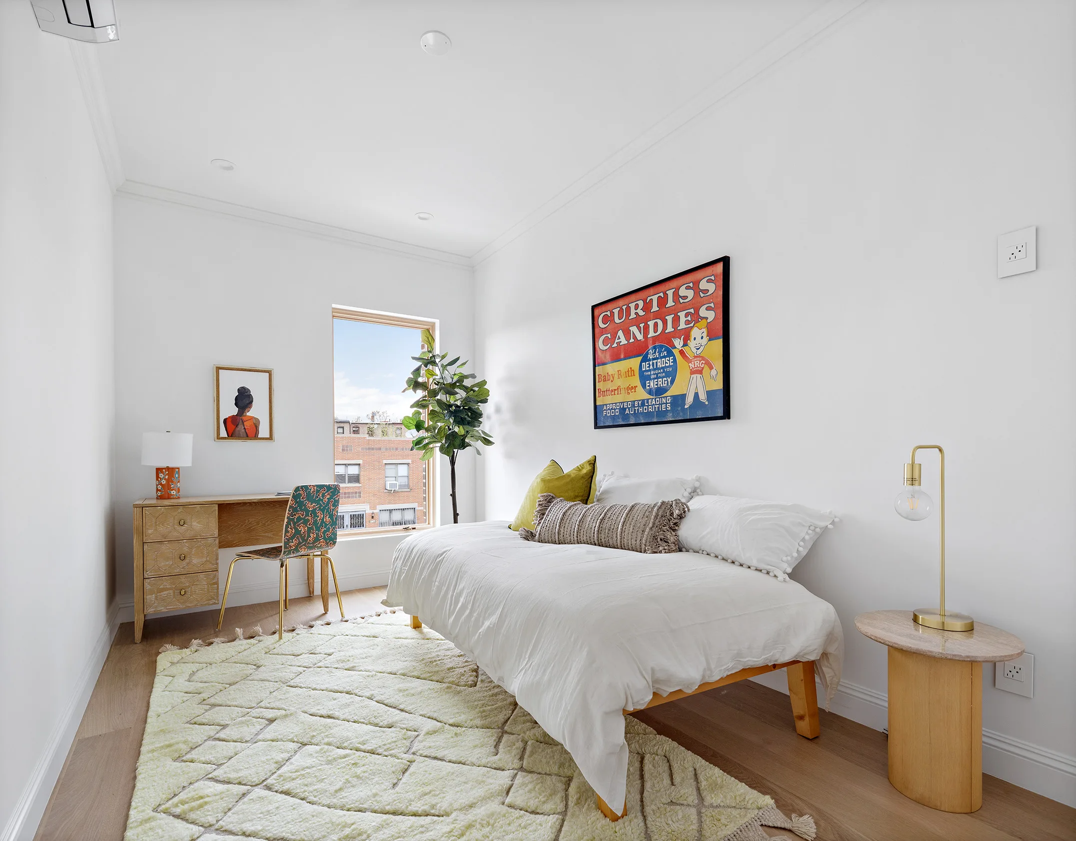 516 LEXINGTON AVE