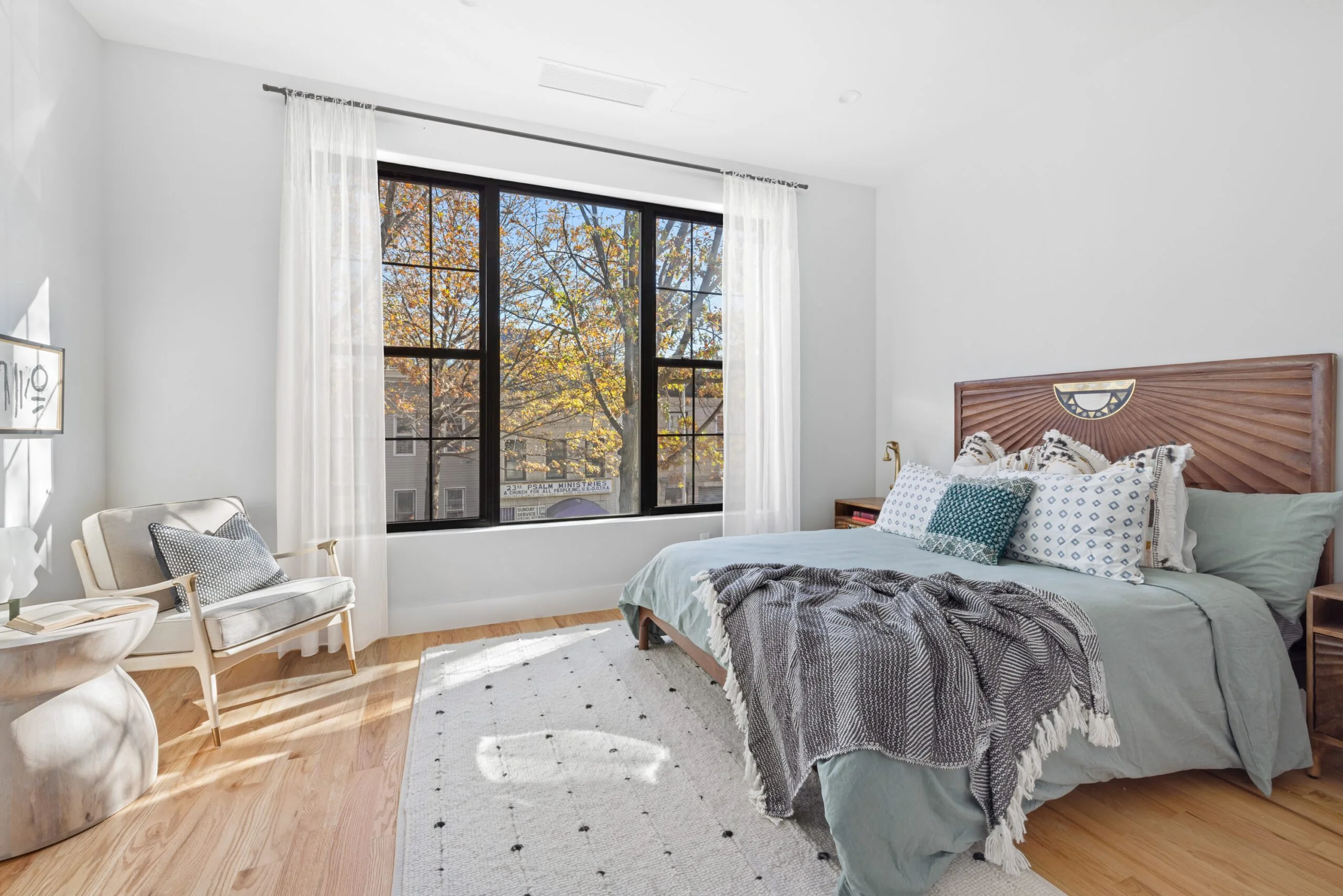 629A9566_Front BR add curtains_final