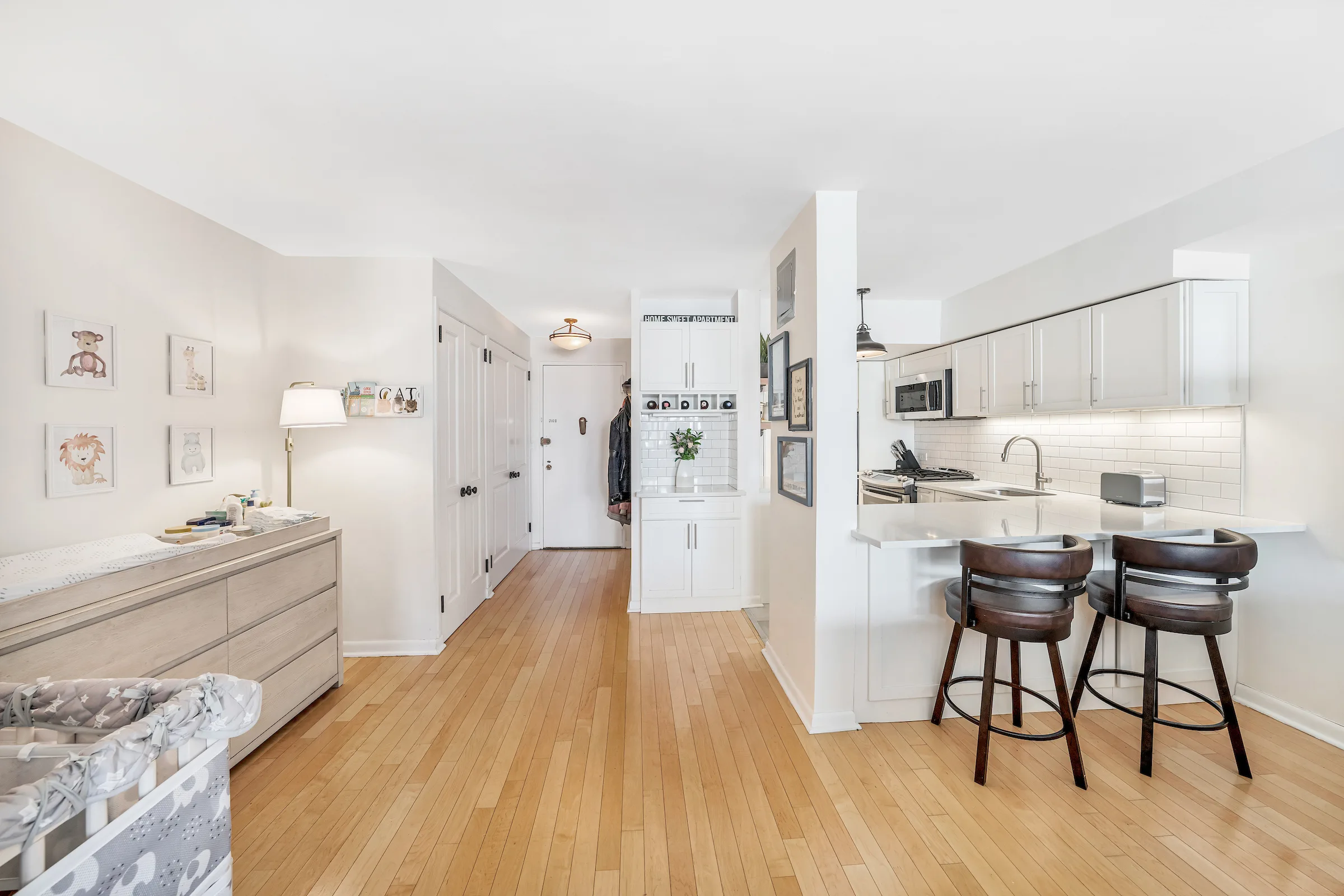 New York - NOVEMBER 16: Photos of 245 East 25th St PHE for broker Carl Ekroth of Douglas Elliman on November 16, 2023 in New York, NY. (Scott Wintrow/Gamut Photos)